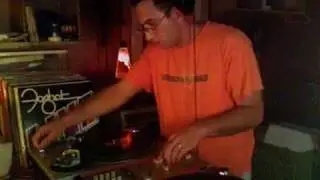 DJ Mudfoot spins classic drum and bass / jungle