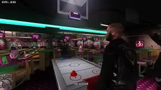 GTA EFLC (TLAD) : Playing Air Hockey