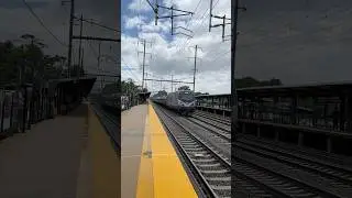 A Double-ended Amtrak Keystone Service passes Princeton Junction at 125mph with a great hornshow