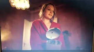 This is how you dispose a used condom, blob Stretching rubber Elisabeth Moss Sweden The Square