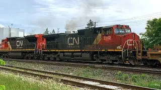 GE C40-8 and C44-9W Lashup! CN 148 Dashes through London on the Dundas Sub