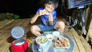 Poor boy Nam's bought pork to cook a delicious meal for himself - Fertilizing corn, cleaning weeds