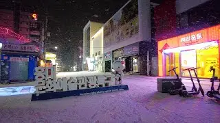 4K Snowfall at Night Walk Seoul Hongdae Shopping Street
