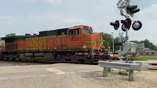 Amtrak California Zephyr w/ horn salute & BNSF manifest w/ UP power