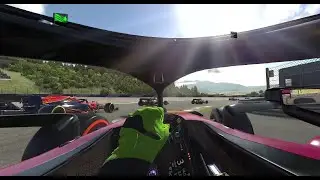 Mercedes AMG F1 in VR