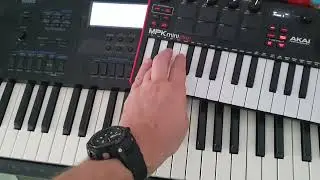 Akai MPK mini play vs CASIO synthesizer | piano improvisation