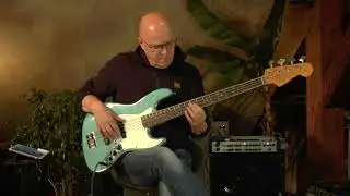 Fender Jazz Bass from 1966 in lake placid blue  presented by Detlef Blanke @VintageGuitarOldenburg