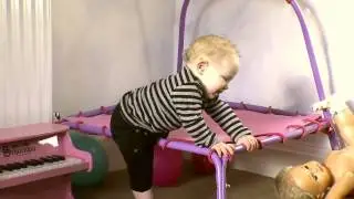 Baby&rsquo;s bone development: 10-12 months