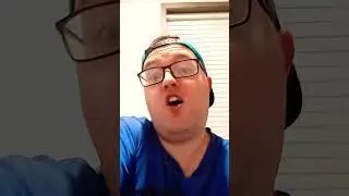 Исполняю песню из сериала Weekenders.