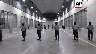 Mega c&aacute;rcel para pandilleros genera pol&eacute;mica en El Salvador