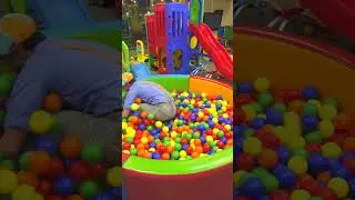 🟡🟢 Blippi plays in Ballpit! 🔴🔵