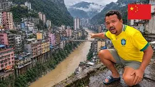 🇨🇳THE NARROWEST AND MOST CRAMPED CITY IN THE WORLD (Yanjin, China)