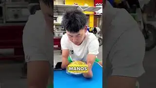 El tenedor de este chico es muy especial