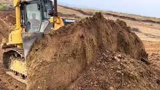 Trator de esteiras Komatsu D61EX 