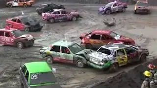 INCR&Iacute;VEL! Carro de bate-bate com carros e pessoas reais