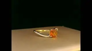 Cushion-Cut Citrine Ring with Diamond Ribbon in 18K yellow Gold