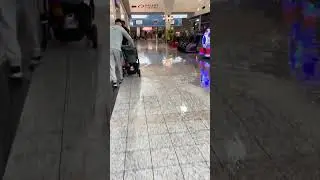 Heavy Rain Creates Fountain In Las Vegas Mall! 😱⛲️