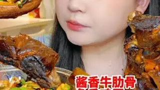 大口吃肉！炖烂糊的牛肋骨和鱼香鸡蛋青椒肉丝盖浇饭 #牛肋骨 #鱼香鸡蛋 #盖浇饭 #吃饭