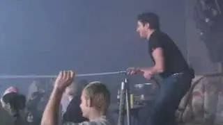 DJ FOU aka Frank Verstraeten met waterslang in Zillion Antwerpen