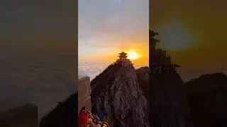 Temple Above the Clouds | Sunset at Laojun Mountain