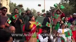 University Street in Dhaka - Enthusiasm and patriotism at Victory Day celebrations