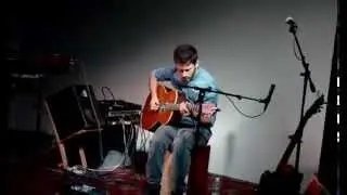 Andrea Baileni a Un Paese a Sei Corde