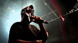 MF Doom & Hassan Chop (LIVE 2006 SHOW) - Hoe Cakes (RARE!!!)