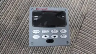 We sell Honeywell DC2500-CE-0A00-200-00000-00-0 universal digital controller, UDC2500 Controller.