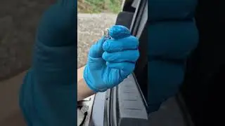 Changing the license plate bulb on a Mitsubishi Outlander #automobile #mitsubishioutlander #carma...