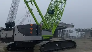 Hello friends #Zoomline crane 350 Ton ka ka assembling Kiya ja Raha hai #