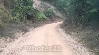 Entrega de areia  em local de difícil acesso e muito perigoso. 