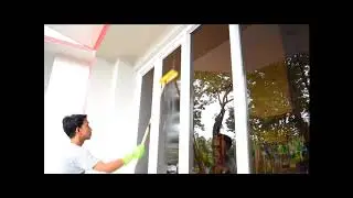 WINDOW SQUEEGEE WITH TELESCOPIC HANDLE