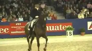 Laurens van Lieren and Hexagons Ollright Queen Kur by Joost Peters