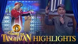 Tawag ng Tanghalan: Vice Ganda scolds Vhong for passing by while he is talking