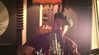 Lyle Divinsky - Fallin (NYCROPHONE's Acoustic Gold Sessions)
