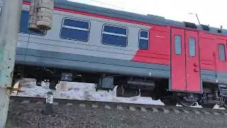Электропоезд ЭД9М 0262 на перегоне Чайка - Вторая Речка