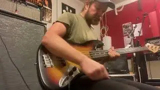 Noise Rock played with Fretless Tokai Bass and a Looper Pedal.