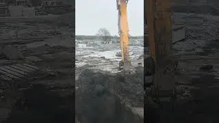Muck moving 8 tonne cat 
