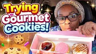 Crumbl Cookies Review | These Flavors Shocked Me 😱🍪