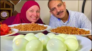تحدى على نصف كرتونه بيض مع المكرونه المرمريه المحمره والطماطم المخلله الطعم كان يجنن