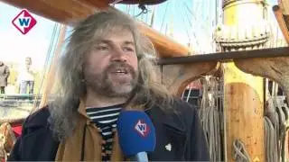 Schip uit bioscoopfilms Nova Zembla en Michiel de Ruyter trekt veel bezoekers in Scheveningse haven