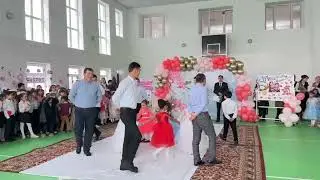 Әкесі мен қызы би