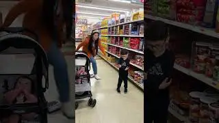 She Took Her Kids to the Store &mdash; What She Did Next? Pure Genius ?