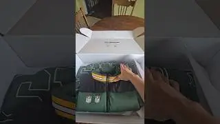 Big Shout-out to Offseason x Kristin Juszczyk for sending me this DOPE Packers vest!! #Packers