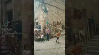 Besal&ugrave;, Girona Catalu&ntilde;a 🇪🇦 - Medieval architecture, great weather and amazing human beings ✅🌏.