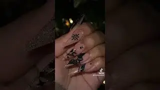 New Year&rsquo;s Eve nails 🖤✨ #acrylicnails #nails