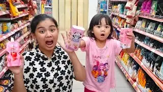 ARUMI JAJAN SERBA PINK MALAH NGOMPOL DI ODONG ODONG