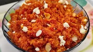 स्वादिष्ट और जूसी गाजर का हलवा। Carrot halwa recipe. Easy carrot halwa recipe @KitchenhalwabyRenu😋😋