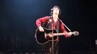 Green Day - 21 Guns (Acoustic) &ndash; Live in Oakland