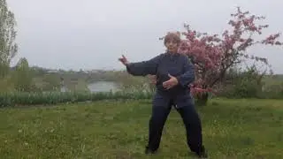 Mouvoir les mains sur les nuages avec déplacements